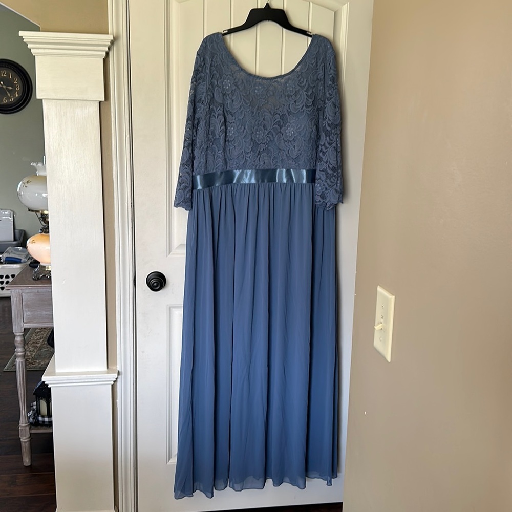 Ladies formal dress size 5X (24)